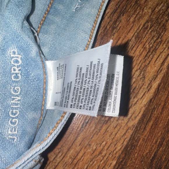 American Eagle Outfitters Light Blue Distressed Skinny Jeans size 2 - Picture 9 of 10